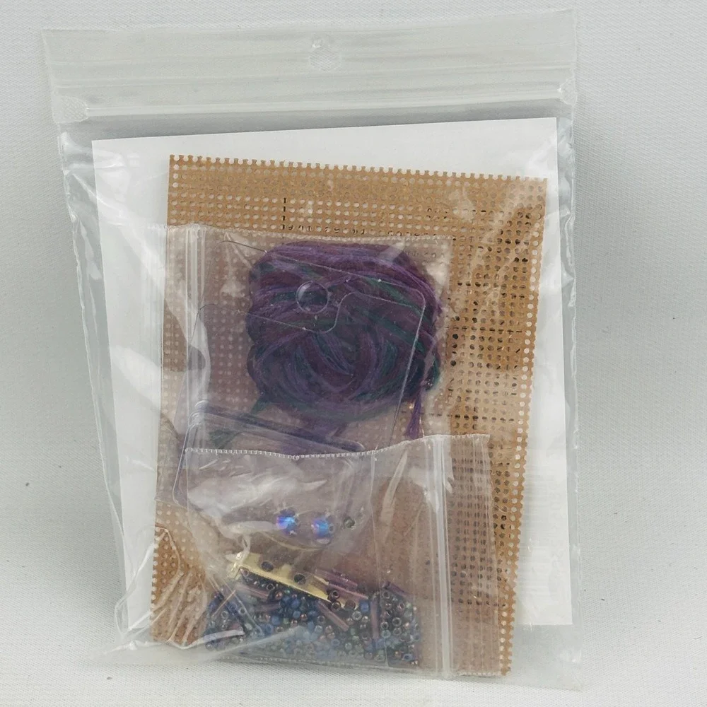 Mill Hill Royal‎ Mauve Dragonfly Pin Kit Counted Glass Bead MHDF2